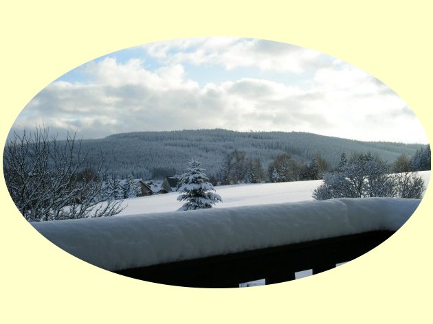 Balkonblick Winter im Erzgebirge bei Marienberg